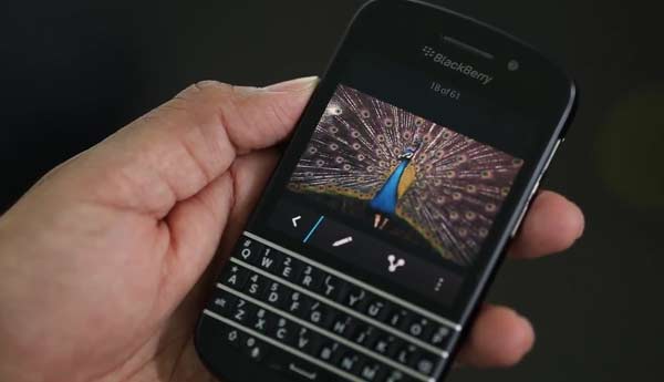 blackberry q10 phone