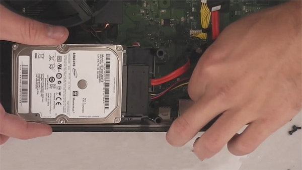 Hackeando Xbox One: Cambian el disco por un SSD